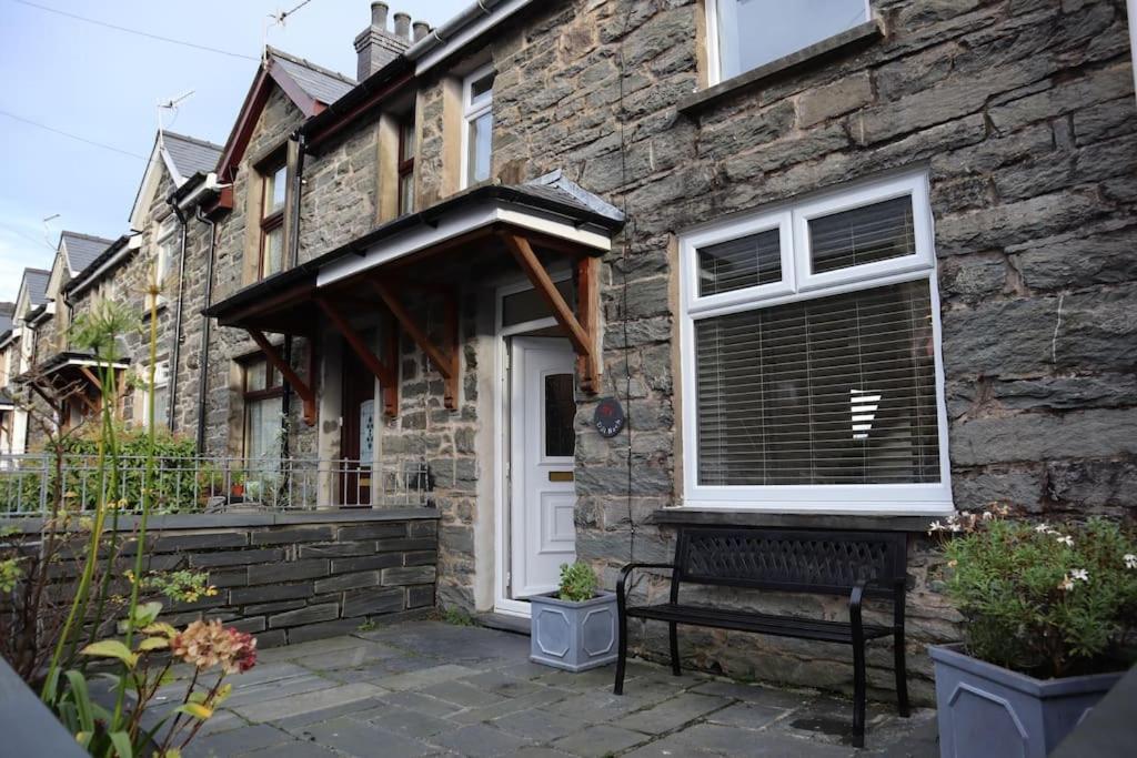 Dol Bach - Your Homely Welsh Cottage In The Heart Of Snowdonia Блайнай-Фестініоґ Екстер'єр фото